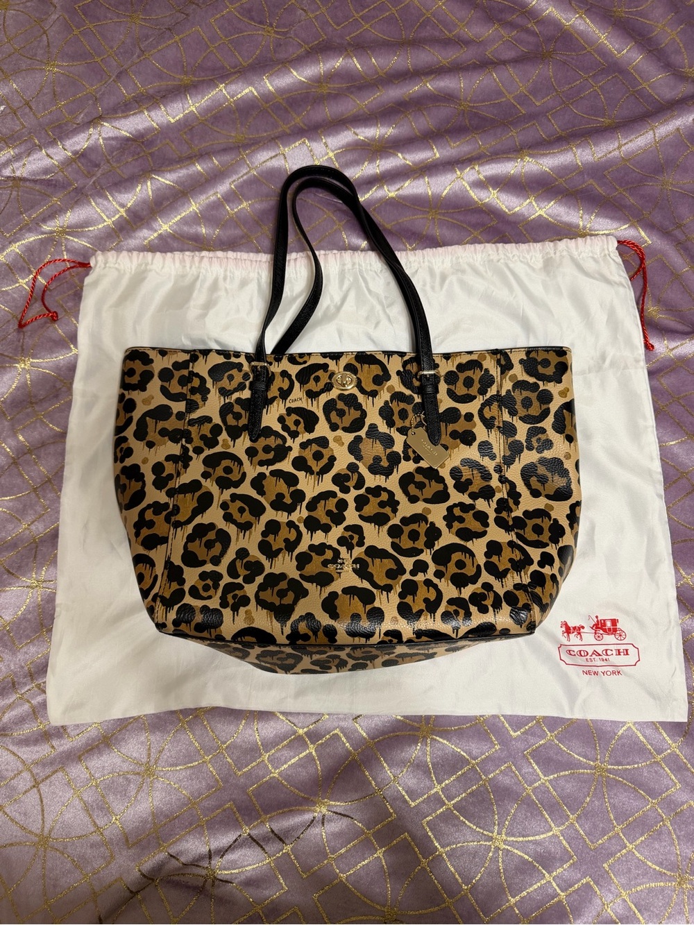 💥 COACH Tan Leopard Print Tote with Black Handles